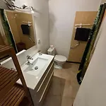 Appartement Climatisé Proche Et Avec Accès Jacuzzi En Sus Vauvert