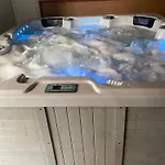 Climatisé Proche Et Avec Accès Jacuzzi En Sus Appartement Vauvert